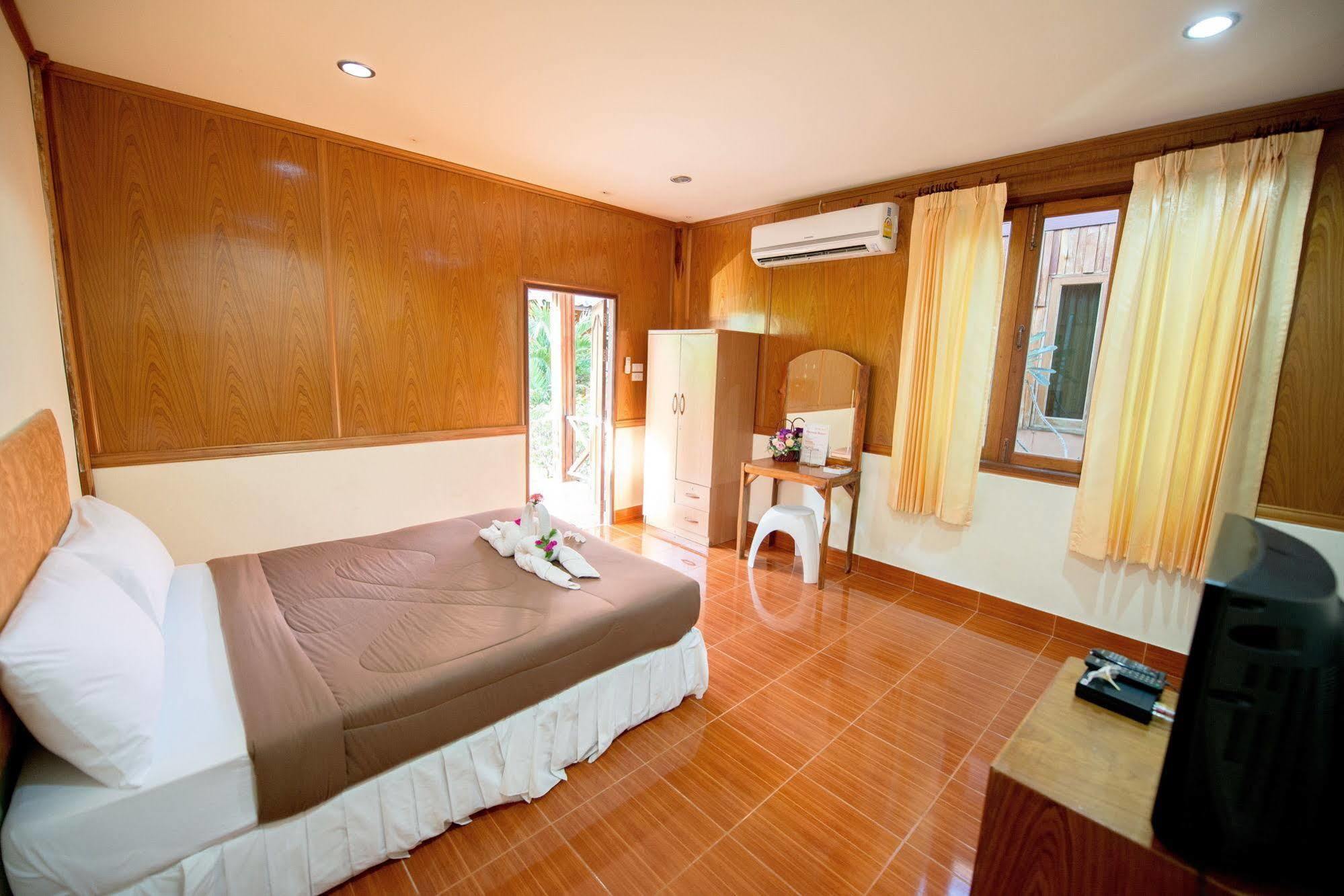 Poonsap Resort Koh Lanta Exterior photo