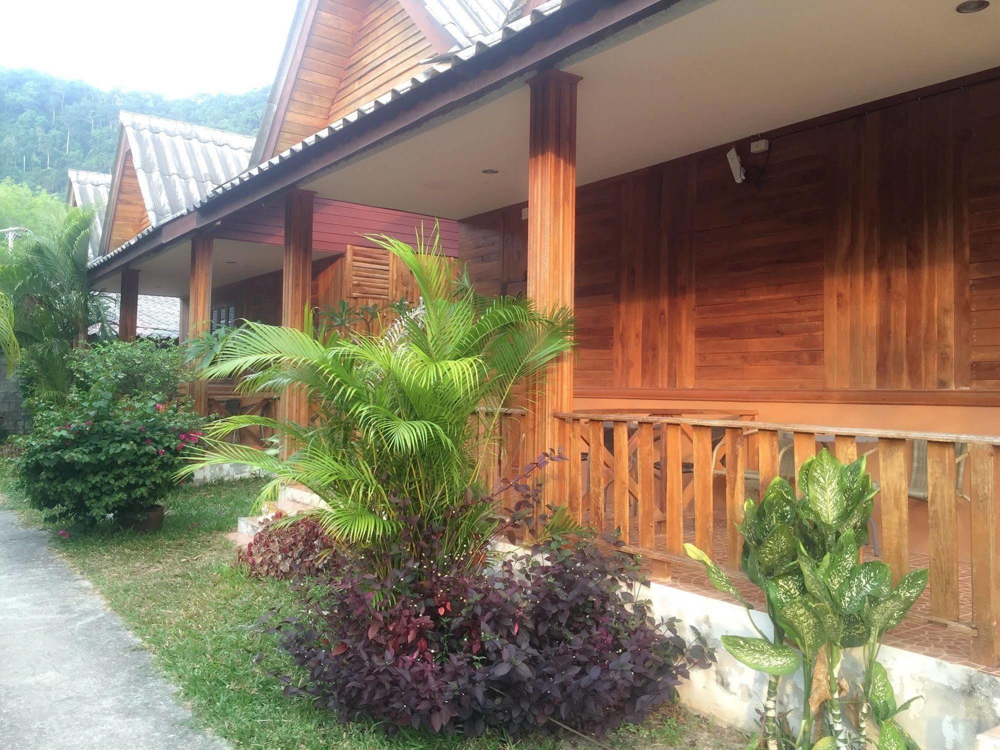 Poonsap Resort Koh Lanta Exterior photo